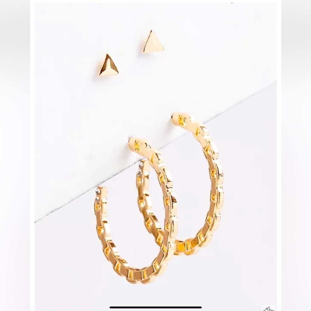 💜3/$30 Double Piercing Gold set of stud and Chain Hoop